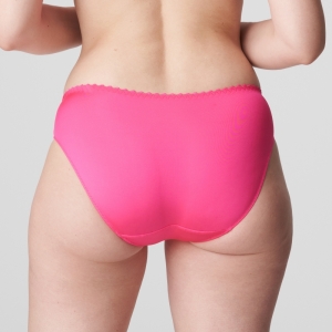 0563220 blogger pink