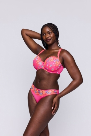 0563540 Blogger pink